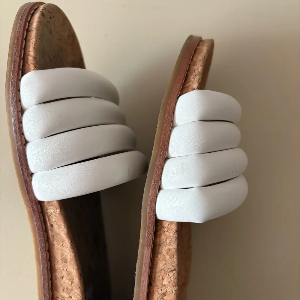 Steve Madden Minimalist White Slide Sandals